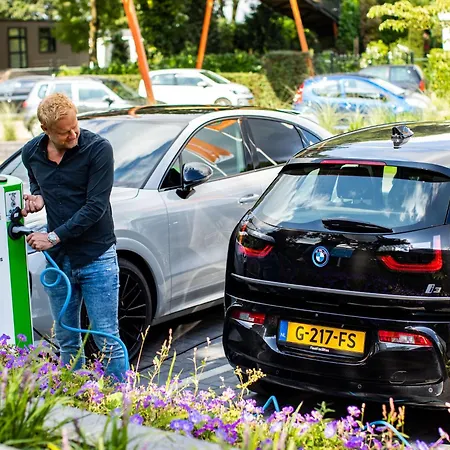 シャレー With Pond View In Gelderland