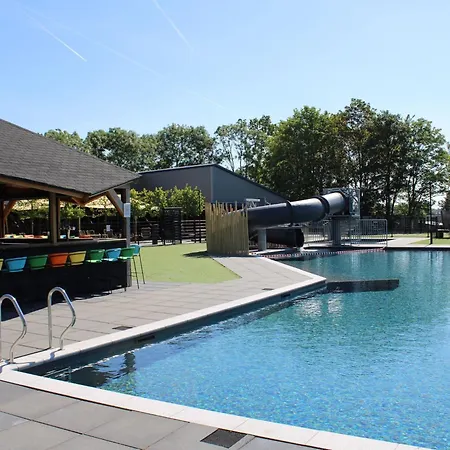 シャレー With Pond View In Gelderland *