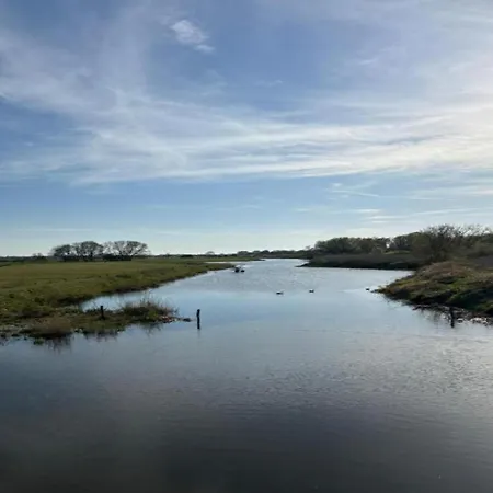 With Pond View In Gelderland シャレー