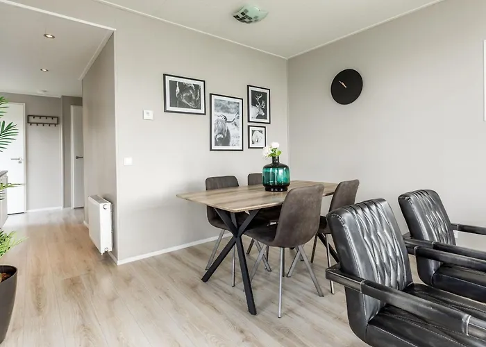 With Pond View In Gelderland Lathum