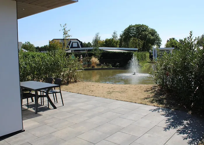 With Pond View In Gelderland Lathum