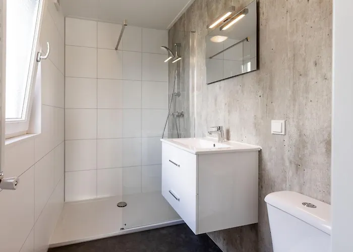 With Pond View In Gelderland Lathum