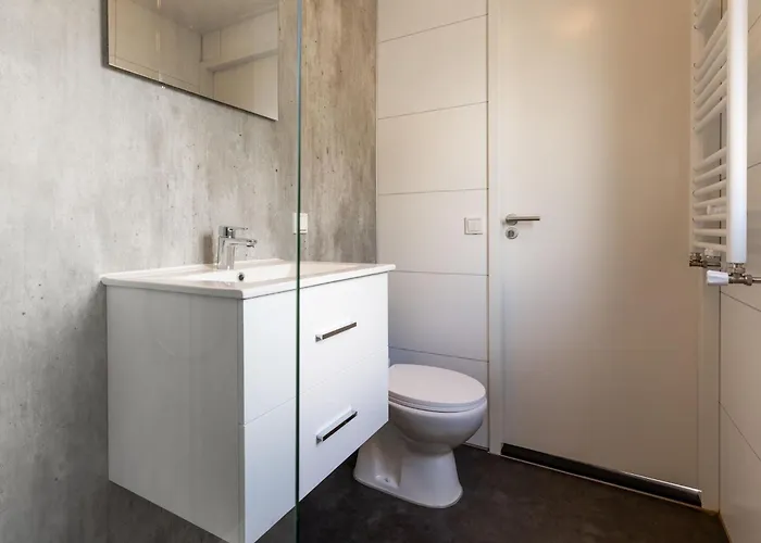 With Pond View In Gelderland Chalet Lathum