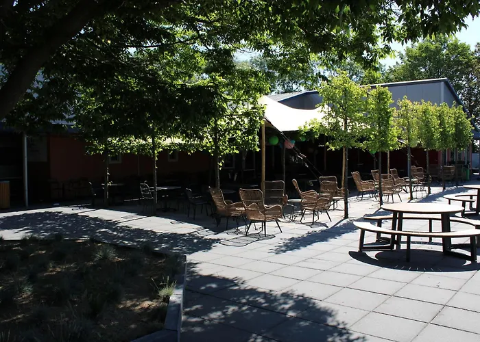 With Pond View In Gelderland * Lathum